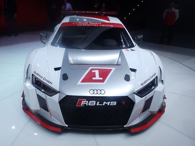 Audi представил R8 LMS в Женеве